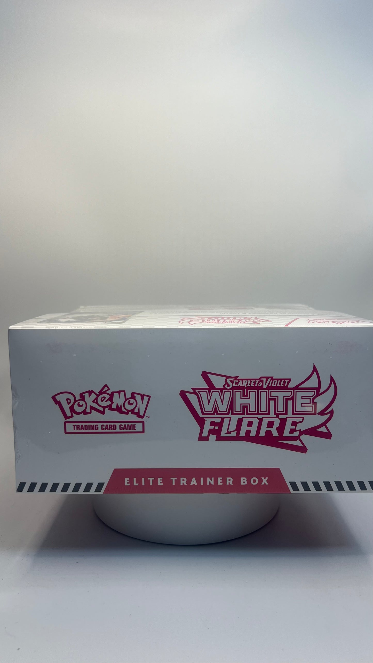 Pokemon White Flare Elite Trainer Box